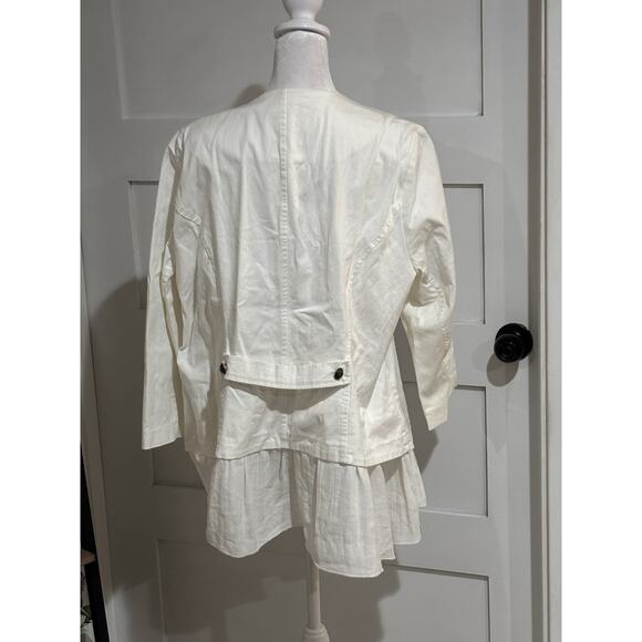 Torrid White Denim Jacket W/ Ruffle Bottom Size 2 MSRP$ 79 - Picture 2 of 7